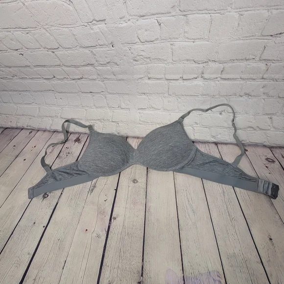 Elegant Gray Women's Bra - Picture 3 of 6